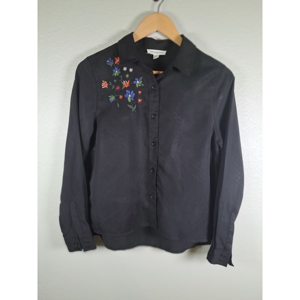 Beachlunchlounge Black Floral Embroidered Lyocell Button Down Blouse Small
